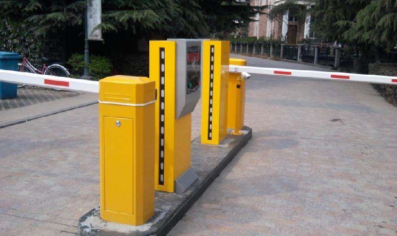豪華道閘停車系統一體實例